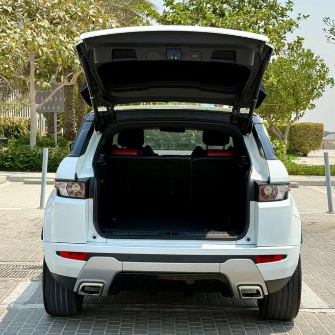 Подержанный Land Rover Range Rover Evoque P285 I, 2.0 л, 2015 в Шардже от Sarmad Cars Белый цвет. Other | AUTO.AE