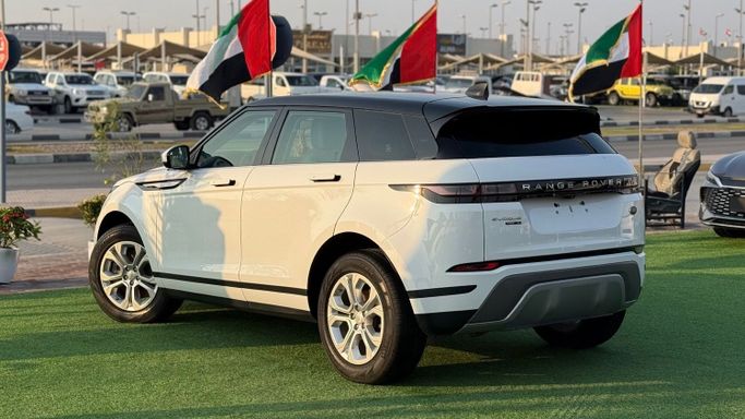 Подержанный Land Rover Range Rover Evoque P200 II, 2.0 л, 2020 в Шардже от Badar Used Cars Белый цвет. GCC | AUTO.AE