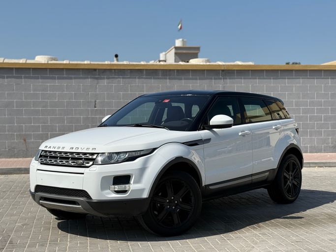 Подержанный Land Rover Range Rover Evoque P240 I Рестайлинг, 2.0 л, 2015 в ОАЭ, Шарджа Белый цвет. GCC | AUTO.AE | Объявление #278568