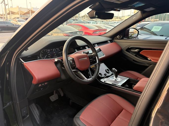 مستعملة Land Rover Range Rover Evoque P160 فيس ليفت الثاني، 1.5 لتر، 2023 في الإمارات، الشارقة من Lamer Motors، اللون أسود. المواصفات الأمريكية | AUTO.AE | إعلان #296080 — صورة 13 من 16