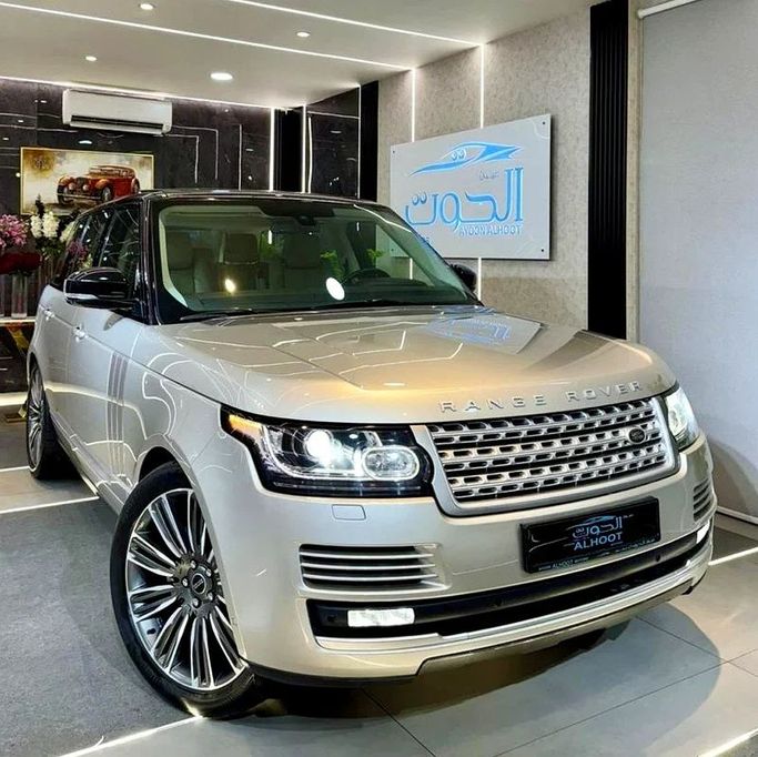 Подержанный Land Rover Range Rover P550 IV, 5.0 л, 2016 в Шардже от Ayoon Alhoot Motors Золотистый цвет. GCC | AUTO.AE