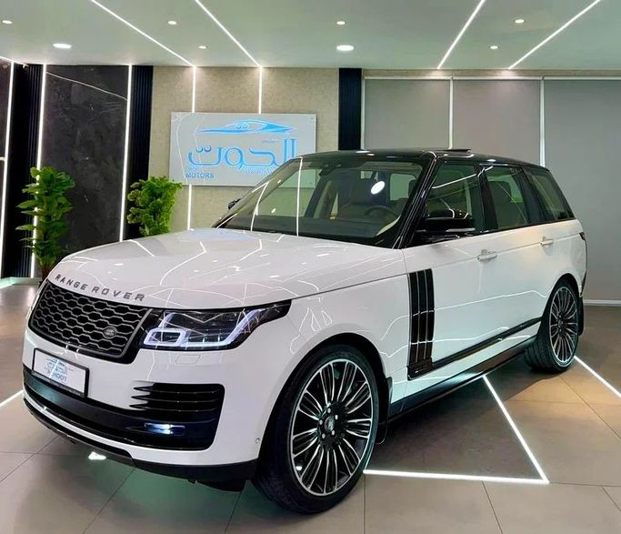 Подержанный Land Rover Range Rover P360 IV Рестайлинг, 3.0 л, 2019 в Шардже от Ayoon Alhoot Motors Белый цвет. GCC | AUTO.AE