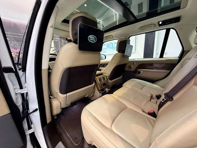 Подержанный Land Rover Range Rover P360 IV Рестайлинг, 3.0 л, 2019 в Шардже от Ayoon Alhoot Motors Белый цвет. GCC | AUTO.AE