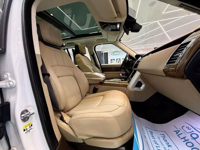 Подержанный Land Rover Range Rover P360 IV Рестайлинг, 3.0 л, 2019 в Шардже от Ayoon Alhoot Motors Белый цвет. GCC | AUTO.AE