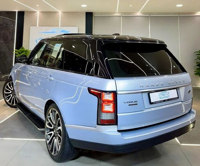 Подержанный Land Rover Range Rover P550 IV, 5.0 л, 2016 в Шардже от Ayoon Alhoot Motors Синий цвет. GCC | AUTO.AE
