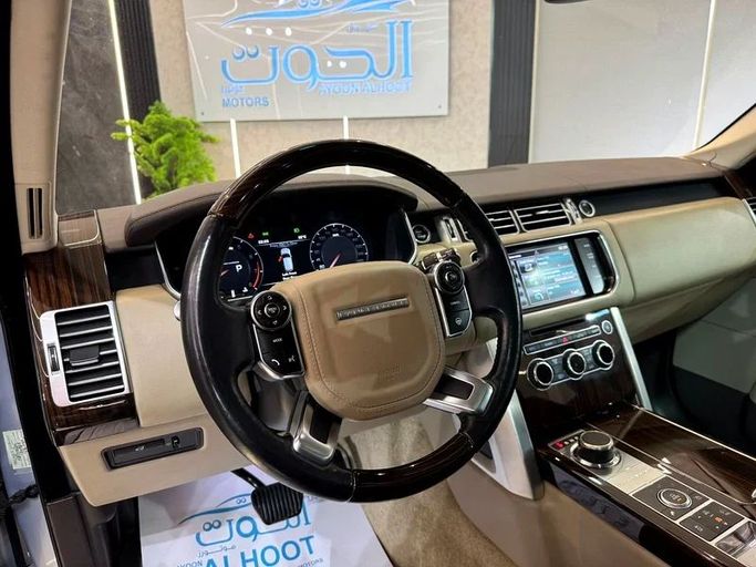Подержанный Land Rover Range Rover P550 IV, 5.0 л, 2016 в Шардже от Ayoon Alhoot Motors Синий цвет. GCC | AUTO.AE