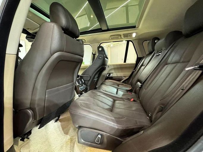 Подержанный Land Rover Range Rover P550 IV, 5.0 л, 2016 в Шардже от Ayoon Alhoot Motors Синий цвет. GCC | AUTO.AE