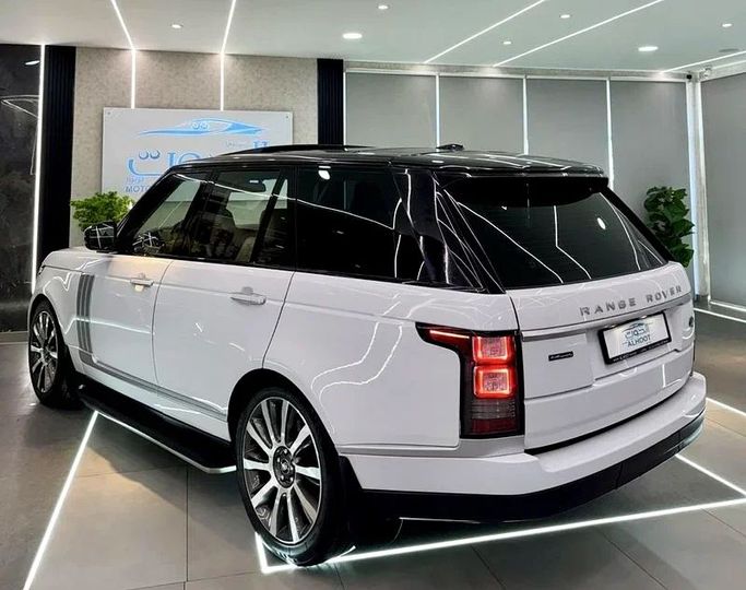 Подержанный Land Rover Range Rover Long IV, 5.0 л, 2015 в Шардже от Ayoon Alhoot Motors Белый цвет. GCC | AUTO.AE