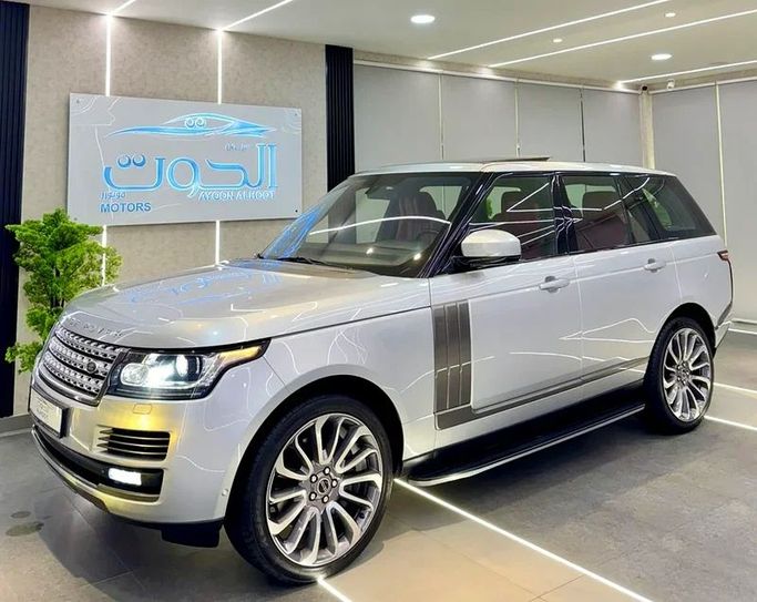 Used Land Rover Range Rover Long IV, 5.0 l, 2016 in Sharjah by Ayoon Alhoot Motors, Silver color. GCC Specs | AUTO.AE