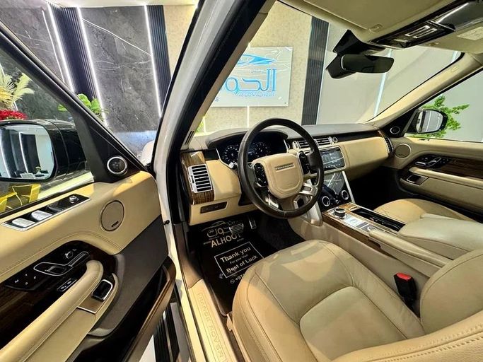 Used Land Rover Range Rover Long IV Facelift, 3.0 l, 2019 in Sharjah by Ayoon Alhoot Motors, White color. GCC Specs | AUTO.AE