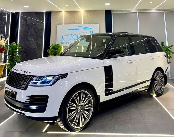 Used Land Rover Range Rover Long IV Facelift, 3.0 l, 2019 in Sharjah by Ayoon Alhoot Motors, White color. GCC Specs | AUTO.AE