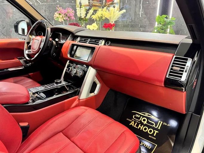 Used Land Rover Range Rover Long IV Facelift, 3.0 l, 2017 in Sharjah by Ayoon Alhoot Motors, White color. GCC Specs | AUTO.AE