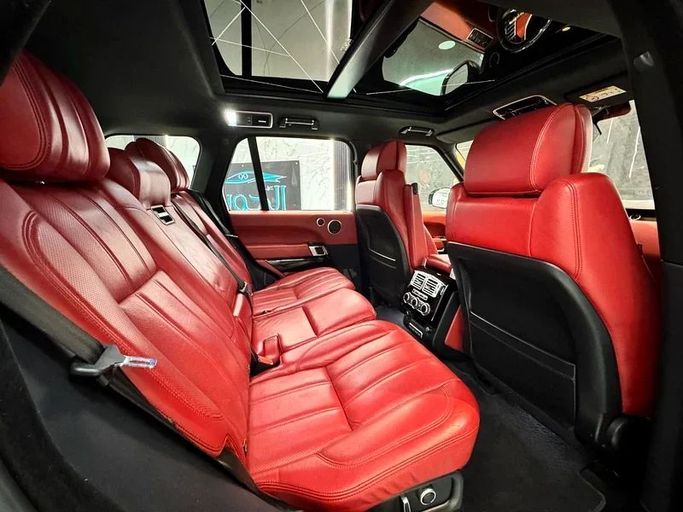 Used Land Rover Range Rover Long IV Facelift, 3.0 l, 2017 in Sharjah by Ayoon Alhoot Motors, White color. GCC Specs | AUTO.AE