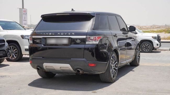 Подержанный Land Rover Range Rover P340 IV, 3.0 л, 2016 в Шардже от Alnujoom Al Malakiah Used Cars Черный цвет. Американская | AUTO.AE