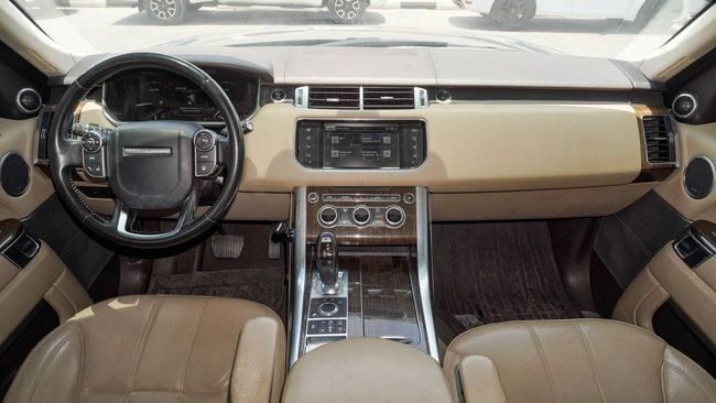 Подержанный Land Rover Range Rover P340 IV, 3.0 л, 2016 в Шардже от Alnujoom Al Malakiah Used Cars Черный цвет. Американская | AUTO.AE