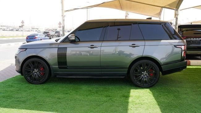 Подержанный Land Rover Range Rover Long IV Рестайлинг, 5.0 л, 2019 в Шардже от Abo Saif Серый цвет. Американская | AUTO.AE