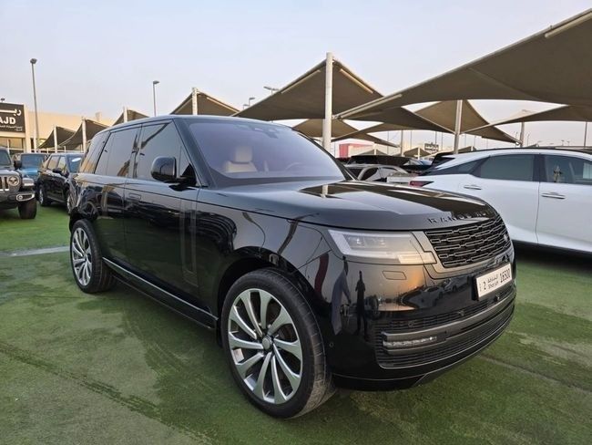 Used Land Rover Range Rover P530 MHEV V, 4.4 l, 2023 in Sharjah by Rebou Najd Used Cars, Black color. American Specs | AUTO.AE