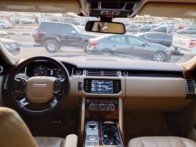 Подержанный Land Rover Range Rover P510 IV, 5.0 л, 2014 в Шардже от Rebou Najd Used Cars Черный цвет.  | AUTO.AE
