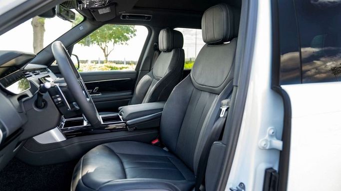 New Land Rover Range Rover P530 MHEV V, 4.4 l, 2023 in Sharjah by Nour Alnukhba Motors, White color. Other | AUTO.AE