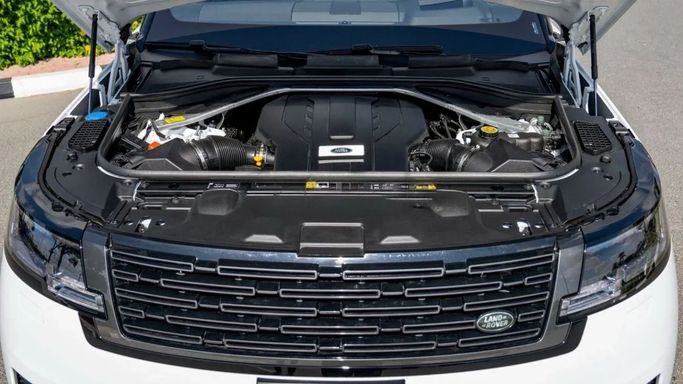 New Land Rover Range Rover P530 MHEV V, 4.4 l, 2023 in Sharjah by Nour Alnukhba Motors, White color. Other | AUTO.AE