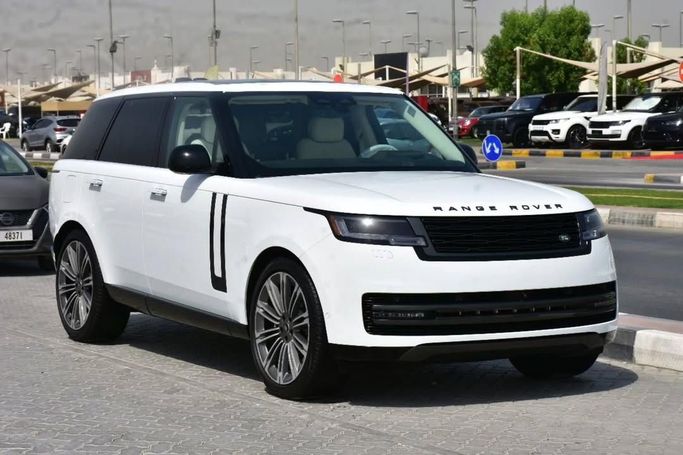 Новый Land Rover Range Rover P360 MHEV V, 3.0 л, 2024 в Шардже от Alfaris Used Cars Белый цвет.  | AUTO.AE