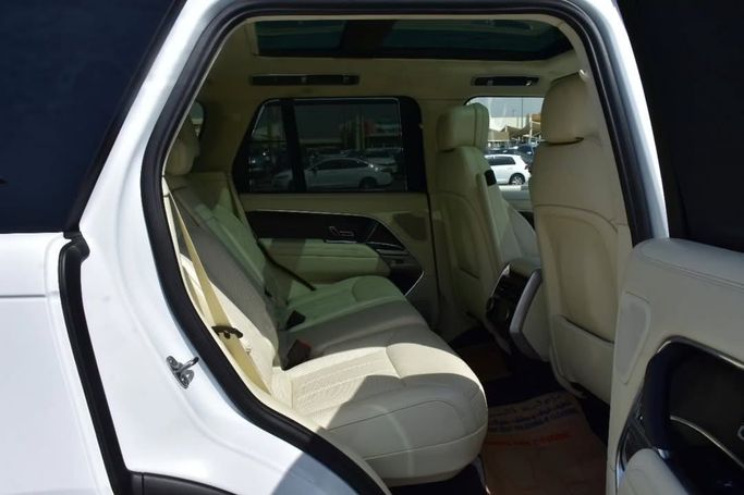 Новый Land Rover Range Rover P360 MHEV V, 3.0 л, 2024 в Шардже от Alfaris Used Cars Белый цвет.  | AUTO.AE