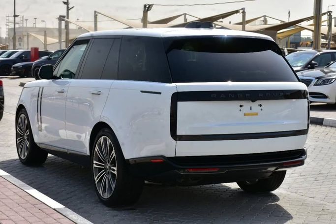 Новый Land Rover Range Rover P360 MHEV V, 3.0 л, 2024 в Шардже от Alfaris Used Cars Белый цвет.  | AUTO.AE