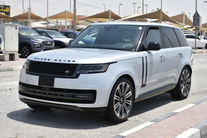 Used Land Rover Range Rover P400 MHEV V, 3.0 l, 2023 in Sharjah by Alfaris Used Cars, White color. Other | AUTO.AE