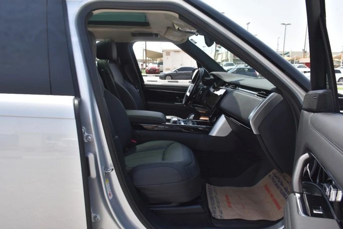 Used Land Rover Range Rover P400 MHEV V, 3.0 l, 2023 in Sharjah by Alfaris Used Cars, White color. Other | AUTO.AE