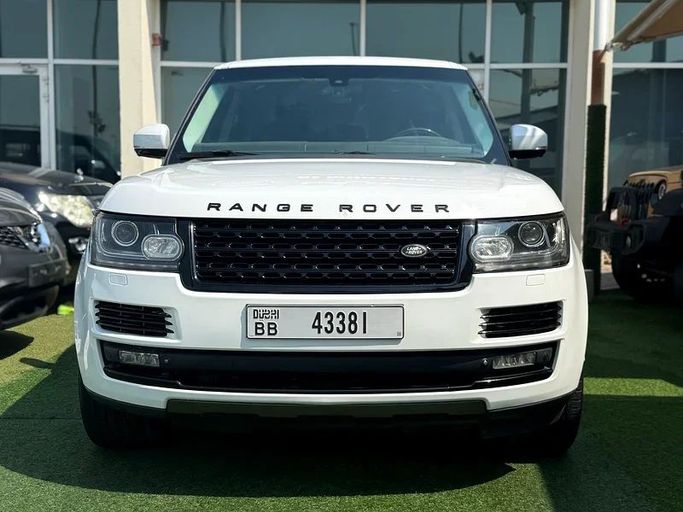 Подержанный Land Rover Range Rover P550 IV, 5.0 л, 2014 в Шардже от Al Muhtaref Used Cars Белый цвет. GCC | AUTO.AE