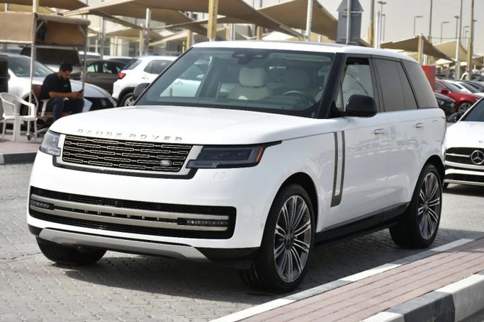 Used Land Rover Range Rover P400 MHEV V, 3.0 l, 2025 in Sharjah by Alfaris Used Cars, White color. Other | AUTO.AE