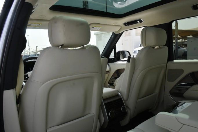 Used Land Rover Range Rover P400 MHEV V, 3.0 l, 2025 in Sharjah by Alfaris Used Cars, White color. Other | AUTO.AE