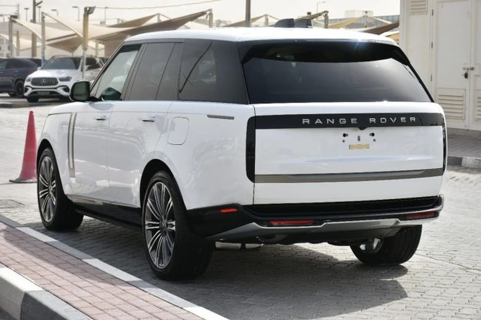 Used Land Rover Range Rover P400 MHEV V, 3.0 l, 2025 in Sharjah by Alfaris Used Cars, White color. Other | AUTO.AE