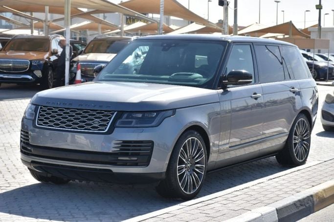 Подержанный Land Rover Range Rover P525 IV Рестайлинг, 5.0 л, 2021 в Шардже от Alfaris Used Cars Серебристый цвет. Other | AUTO.AE