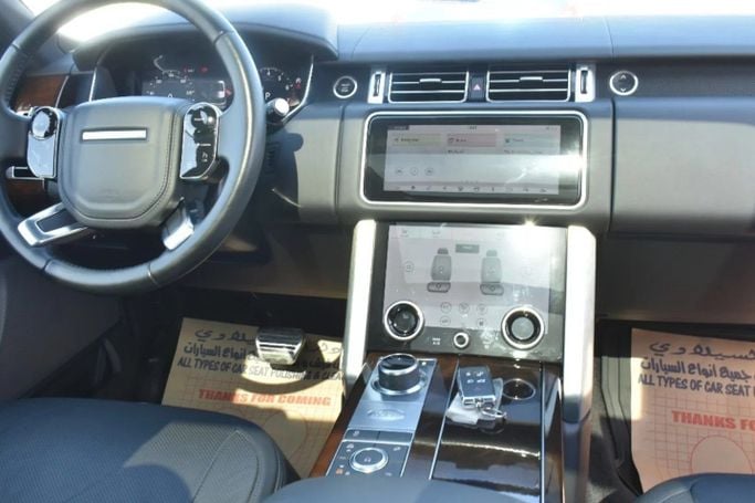 Подержанный Land Rover Range Rover P525 IV Рестайлинг, 5.0 л, 2021 в Шардже от Alfaris Used Cars Серебристый цвет. Other | AUTO.AE
