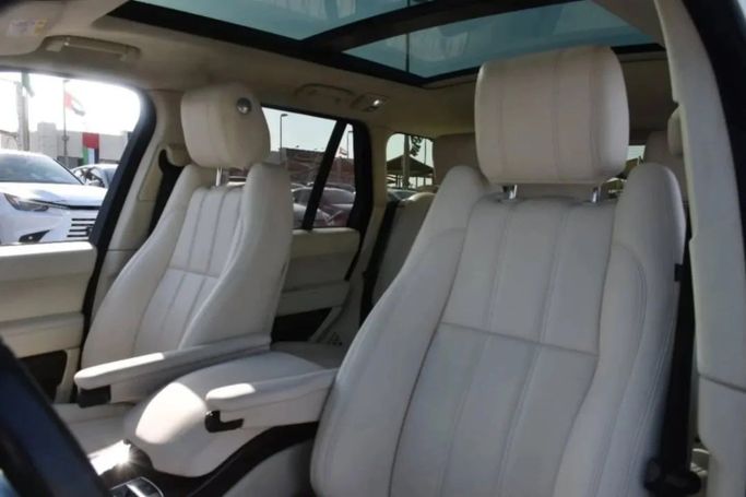 Подержанный Land Rover Range Rover P340 IV, 3.0 л, 2015 в Шардже от Alfaris Used Cars Белый цвет. Other | AUTO.AE