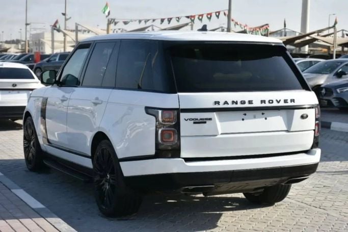 Подержанный Land Rover Range Rover P340 IV, 3.0 л, 2015 в Шардже от Alfaris Used Cars Белый цвет. Other | AUTO.AE