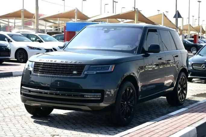 Подержанный Land Rover Range Rover P360 MHEV V, 3.0 л, 2023 в Шардже от Alfaris Used Cars Серый цвет. Other | AUTO.AE