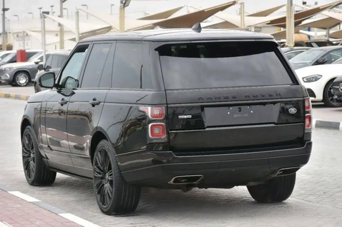 Подержанный Land Rover Range Rover D250 IV Рестайлинг, 3.0 л, 2019 в Шардже от Alfaris Used Cars Черный цвет. Other | AUTO.AE