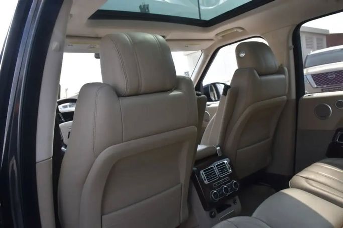 Подержанный Land Rover Range Rover P375 IV, 5.0 л, 2016 в Шардже от Alfaris Used Cars Черный цвет. Other | AUTO.AE