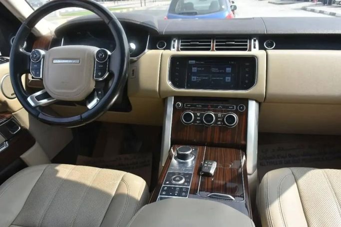 Подержанный Land Rover Range Rover P375 IV, 5.0 л, 2016 в Шардже от Alfaris Used Cars Черный цвет. Other | AUTO.AE