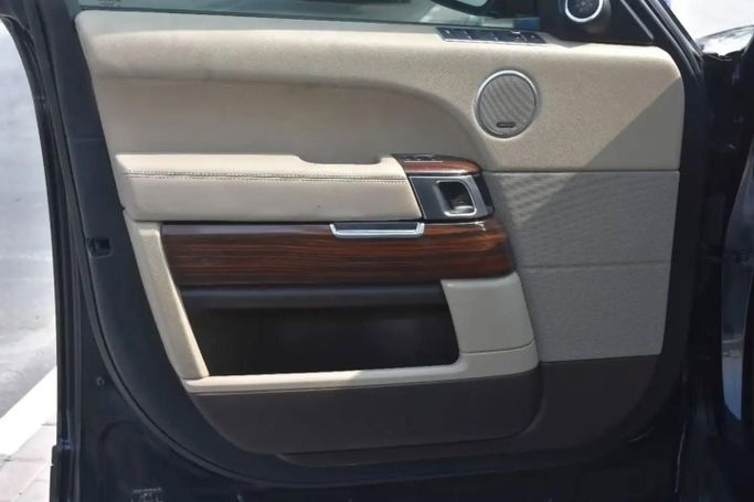 Подержанный Land Rover Range Rover P375 IV, 5.0 л, 2016 в Шардже от Alfaris Used Cars Черный цвет. Other | AUTO.AE