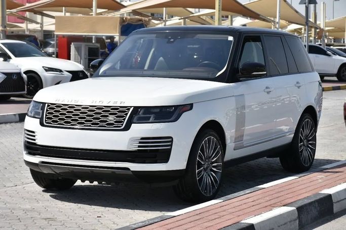 Подержанный Land Rover Range Rover P360 IV Рестайлинг, 3.0 л, 2019 в Шардже от Alfaris Used Cars Белый цвет. Other | AUTO.AE