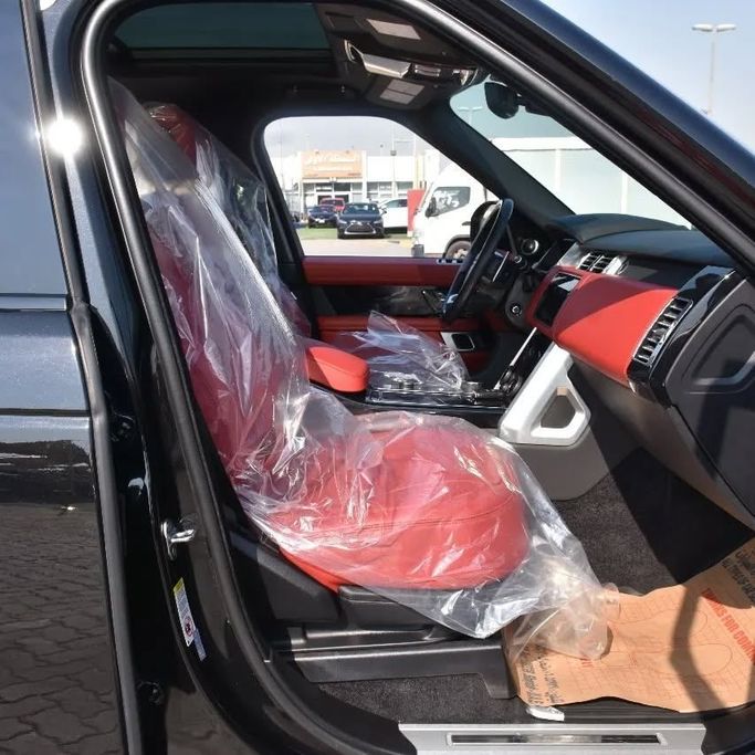 Подержанный Land Rover Range Rover P400 MHEV V, 3.0 л, 2021 в Шардже от Alfaris Used Cars Черный цвет. Other | AUTO.AE