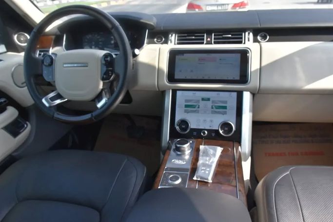 Used Land Rover Range Rover D260 IV Facelift, 3.0 l, 2020 in Sharjah by Alfaris Used Cars, White color. Other | AUTO.AE