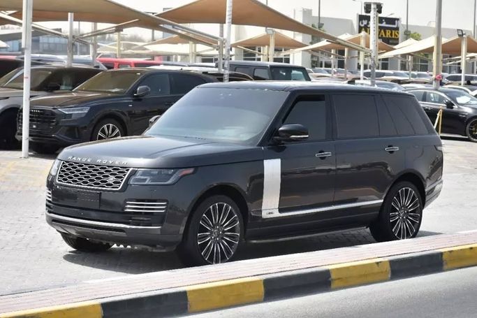 Подержанный Land Rover Range Rover P525 IV Рестайлинг, 5.0 л, 2019 в Шардже от Alfaris Used Cars Черный цвет. Other | AUTO.AE