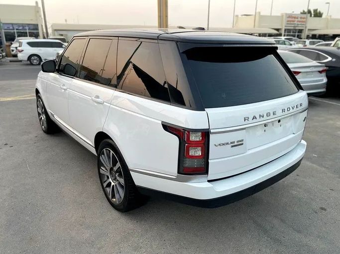Подержанный Land Rover Range Rover P510 IV, 5.0 л, 2015 в Шардже от Al Saqr Al Mutaliq Белый цвет. GCC | AUTO.AE