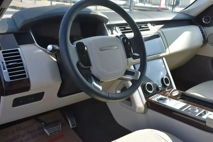 Подержанный Land Rover Range Rover P525 IV Рестайлинг, 5.0 л, 2021 в Шардже от Alfaris Used Cars Синий цвет. Other | AUTO.AE