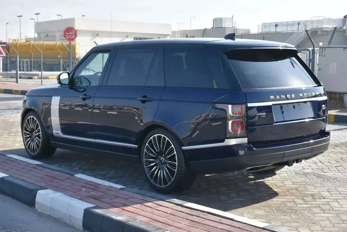 Подержанный Land Rover Range Rover P525 IV Рестайлинг, 5.0 л, 2021 в Шардже от Alfaris Used Cars Синий цвет. Other | AUTO.AE