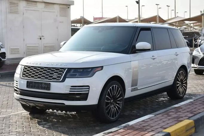 Подержанный Land Rover Range Rover P525 IV Рестайлинг, 5.0 л, 2020 в Шардже от Alfaris Used Cars Белый цвет. Other | AUTO.AE